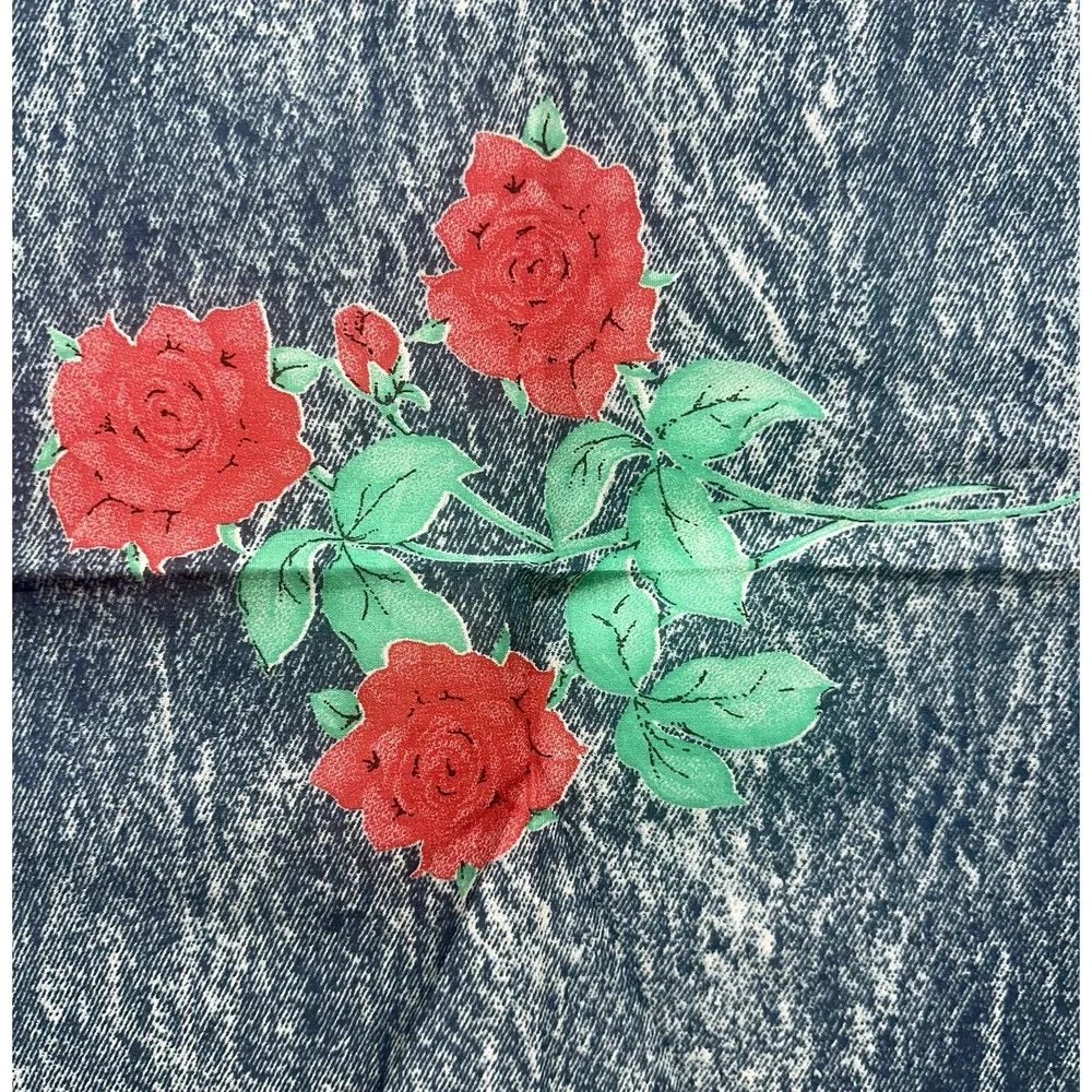 VINTAGE HARLEY DAVIDSON ROSES 50%‎ POLYESTER 50% COTTON OFFICIAL MARKED BANDANA